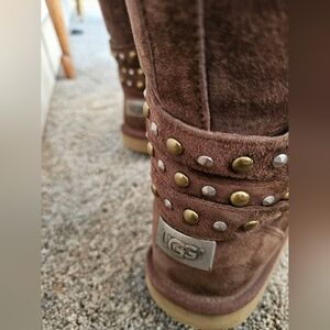 UGG Clovis Sheepskin Lining Sz. 9